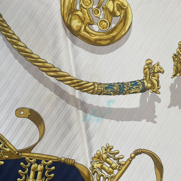 Hermes Scarf Carre 90 “Les Cavaliers d’Or” - Picture 3 of 9
